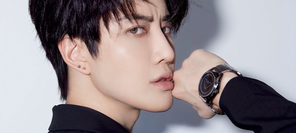 Mike佩戴最新款Emporio Armani Connected智能觸屏腕表 探索信息時代數字身份的靈感與表達