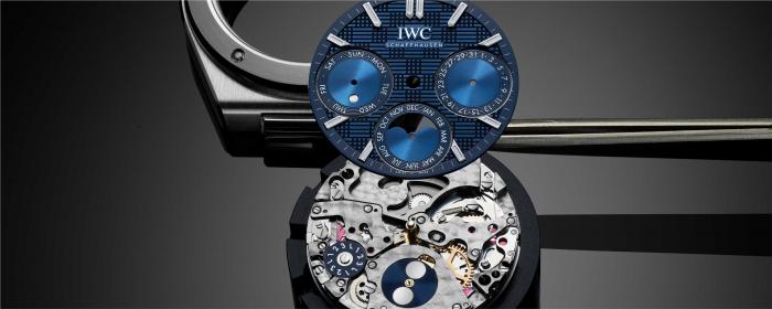 IWC萬國表推出全新工程師萬年歷腕表41，采用精鋼材質
